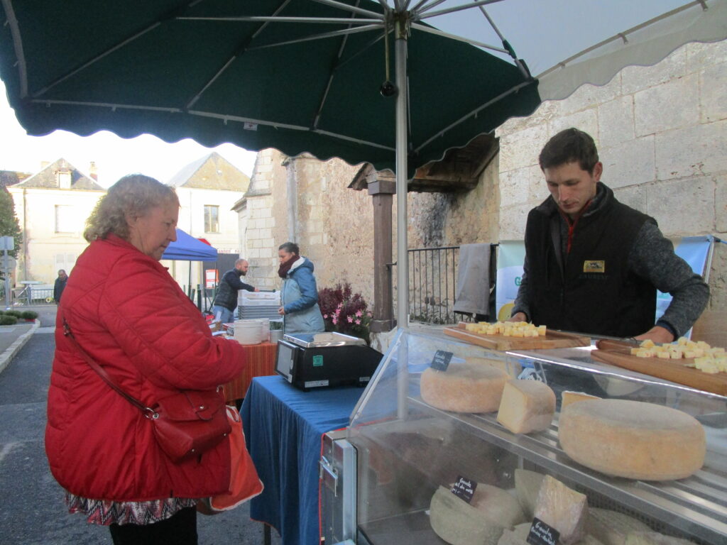 Le producteur sur le marché de Couture