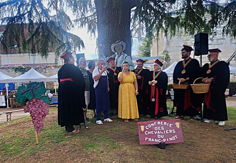 Montoire : « Oyez, Oyez » , deux chevaliers ont été adoubés au Salon des vins